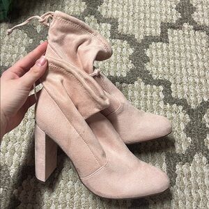 Women’s Shoes Velvet Baby Pink Size 8 Chunky Heel Ankle Boot